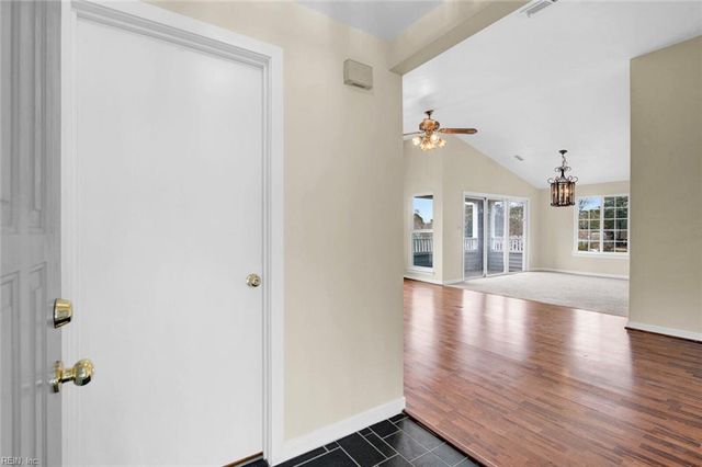 227 Dockside Dr Apt C, Hampton, VA 23669