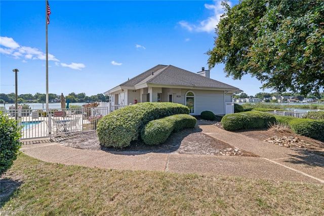 227 Dockside Dr Apt C, Hampton, VA 23669