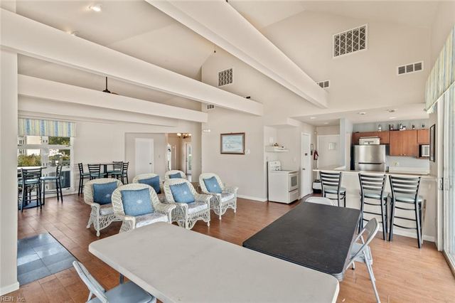 227 Dockside Dr Apt C, Hampton, VA 23669