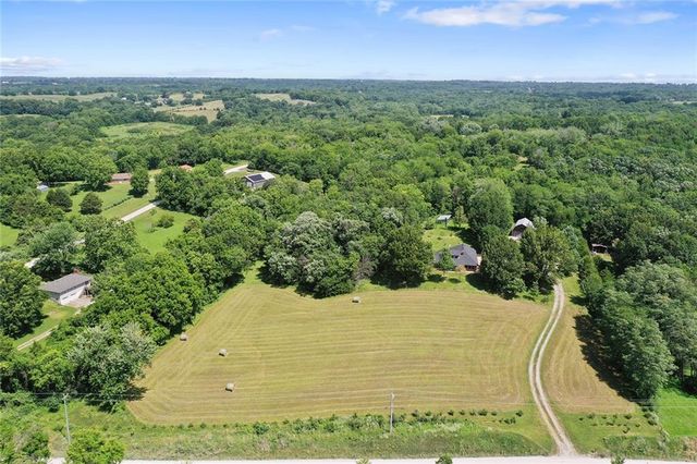 11118 Shach Creek Road, Excelsior Springs, MO 64024