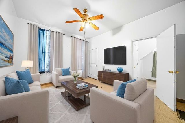 5517 S Justine Street, Chicago, IL 60636