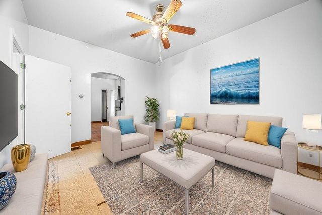 5517 S Justine Street, Chicago, IL 60636