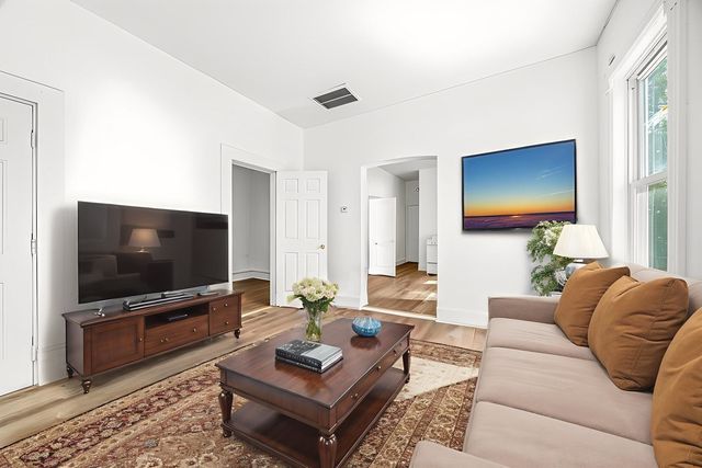 5517 S Justine Street, Chicago, IL 60636