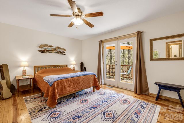 517 Pheasant Street, Lake Lure, NC 28746