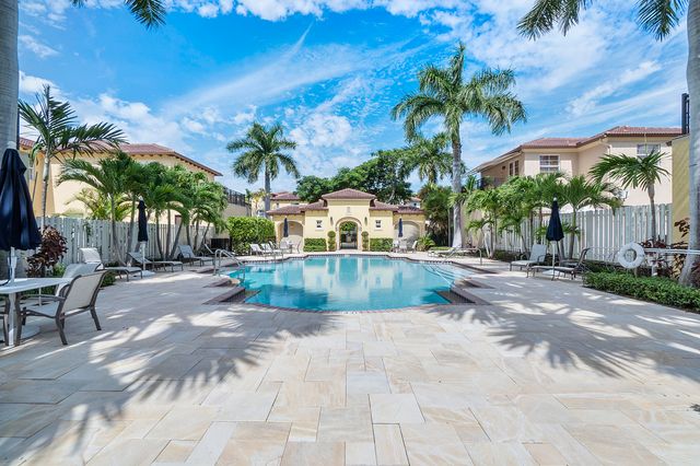 7654 Via Flores Way, Boca Raton, FL 33487