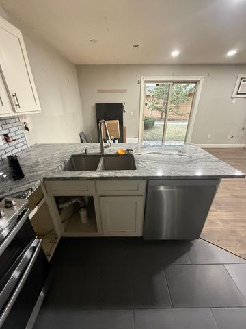 2020 Ridge Drive 11, Saint Louis Park, MN 55416