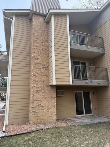 2020 Ridge Drive 11, Saint Louis Park, MN 55416