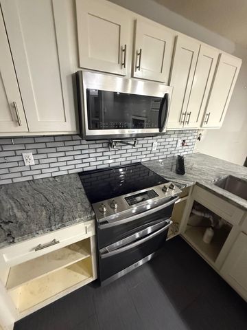 2020 Ridge Drive 11, Saint Louis Park, MN 55416