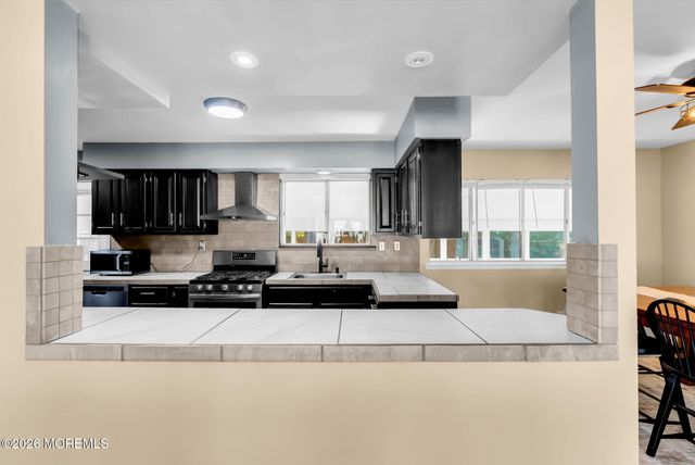 7 Center Place, Toms River, NJ 08753