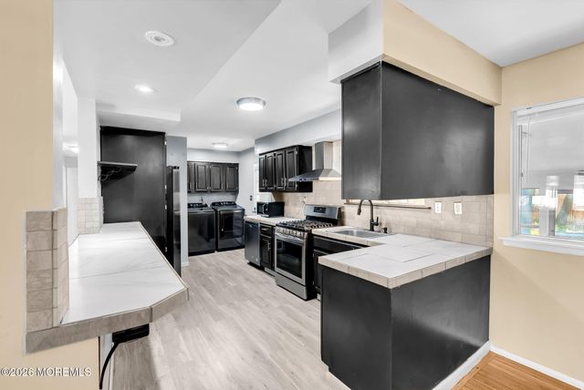7 Center Place, Toms River, NJ 08753