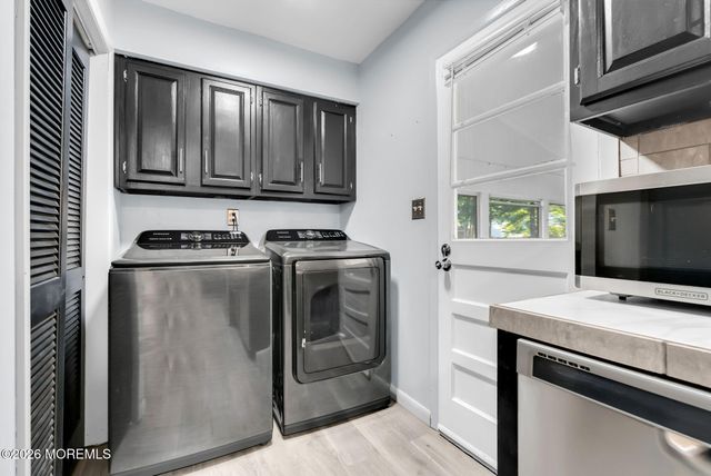 7 Center Place, Toms River, NJ 08753