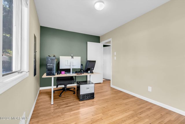 7 Center Place, Toms River, NJ 08753