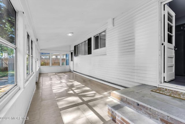 7 Center Place, Toms River, NJ 08753