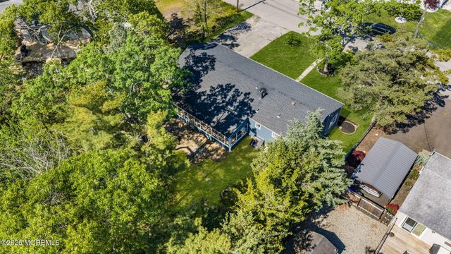 7 Center Place, Toms River, NJ 08753