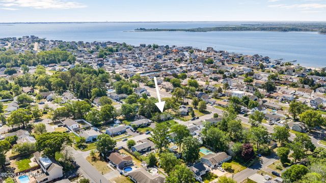 7 Center Place, Toms River, NJ 08753