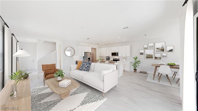 3134 Juniper WAY, Naples, FL 34112