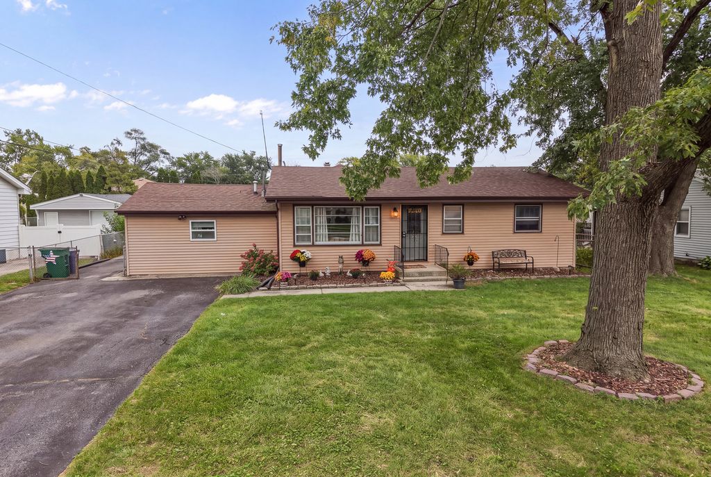 8611 Leclaire Avenue, Burbank, IL 60459 — exterior