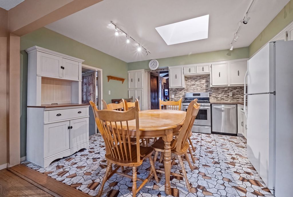 8611 Leclaire Avenue, Burbank, IL 60459 — photo 3