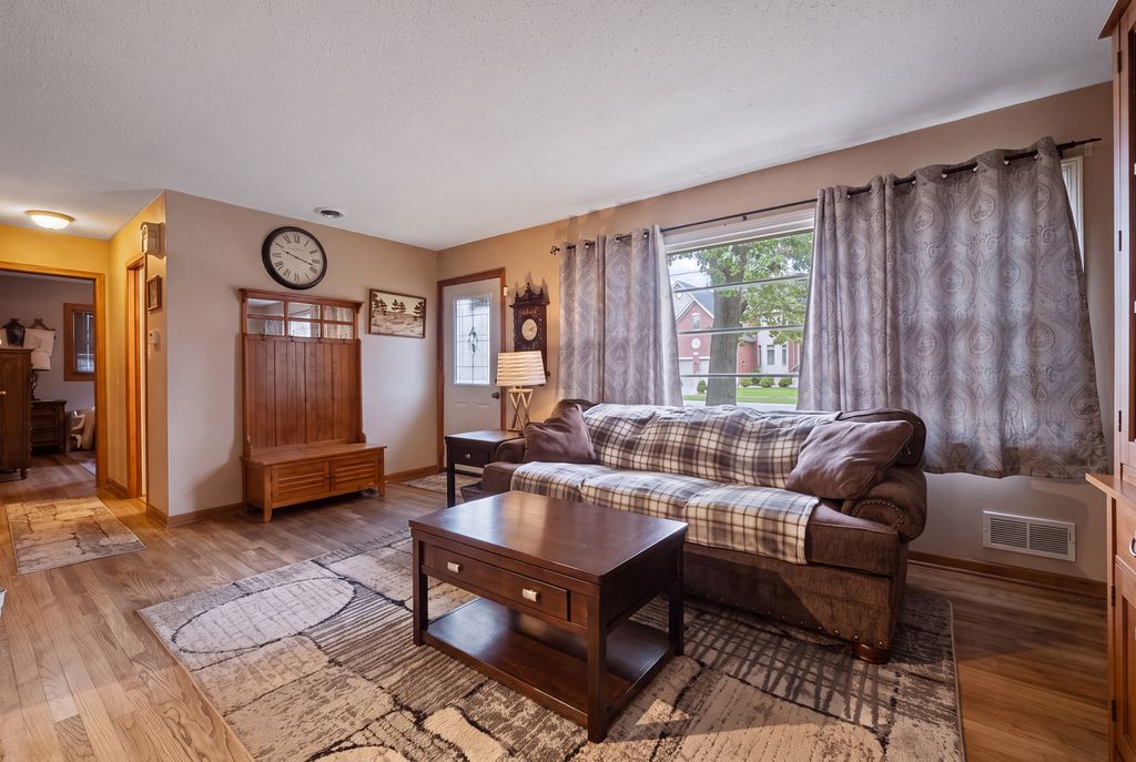 8611 Leclaire Avenue, Burbank, IL 60459 — photo 4