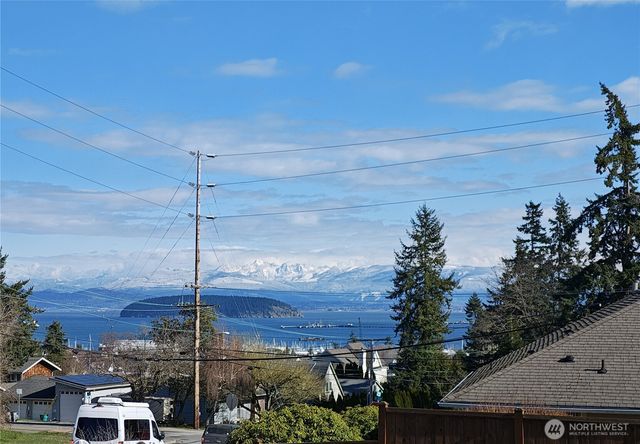 1703 32nd Street, Anacortes, WA 98221