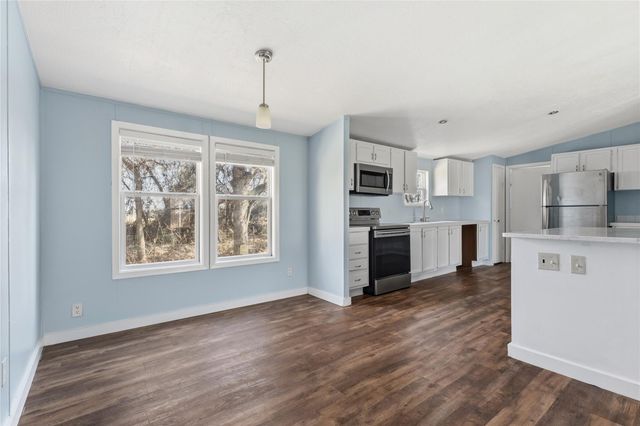 1029 Old Mcdade RD C, Elgin, TX 78621