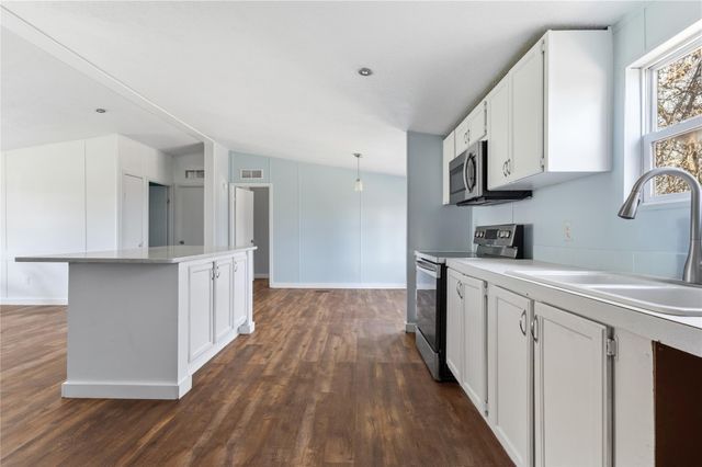 1029 Old Mcdade RD C, Elgin, TX 78621