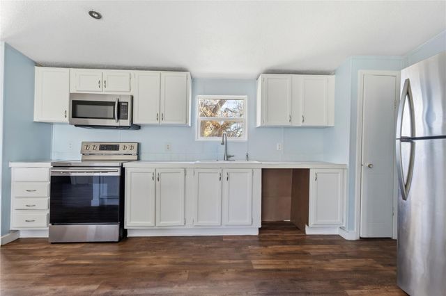 1029 Old Mcdade RD C, Elgin, TX 78621