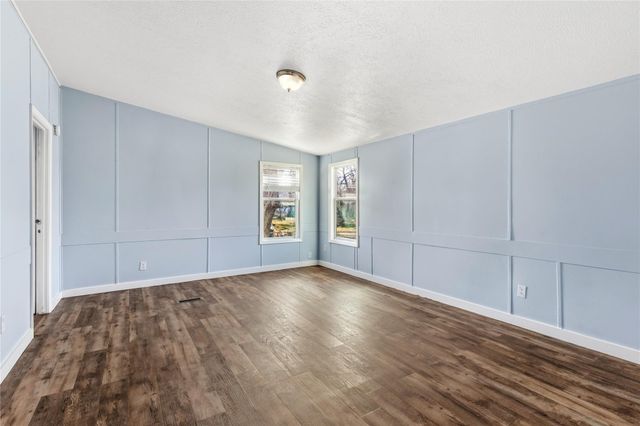 1029 Old Mcdade RD C, Elgin, TX 78621