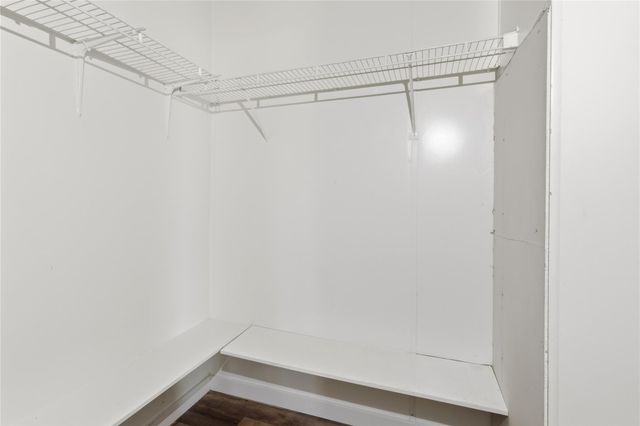 1029 Old Mcdade RD C, Elgin, TX 78621