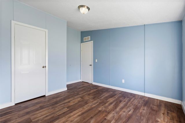 1029 Old Mcdade RD C, Elgin, TX 78621