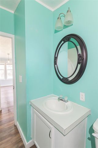 1029 Old Mcdade RD C, Elgin, TX 78621