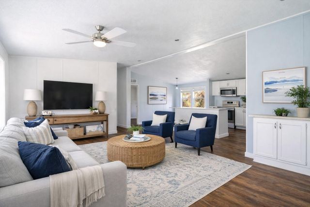 1029 Old Mcdade RD C, Elgin, TX 78621