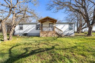 1029 Old Mcdade RD C, Elgin, TX 78621