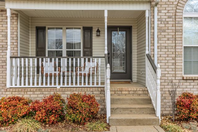 110 Calloway Ln, Hendersonville, TN 37075