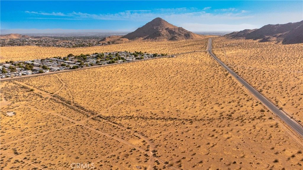 Image 2 of property listing at 0 Waalew, Apple Valley, CA 92307