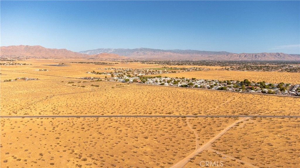 Image 5 of property listing at 0 Waalew, Apple Valley, CA 92307