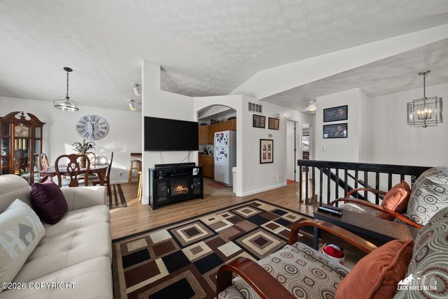 6010 Longoria Circle, Anchorage, AK 99504