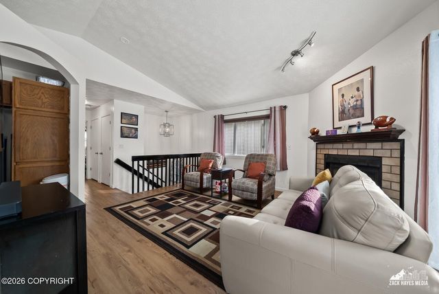 6010 Longoria Circle, Anchorage, AK 99504