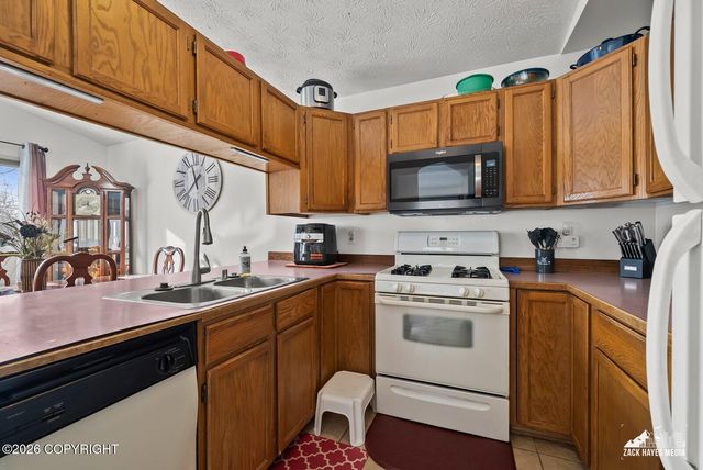 6010 Longoria Circle, Anchorage, AK 99504