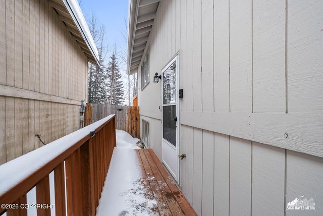 6010 Longoria Circle, Anchorage, AK 99504