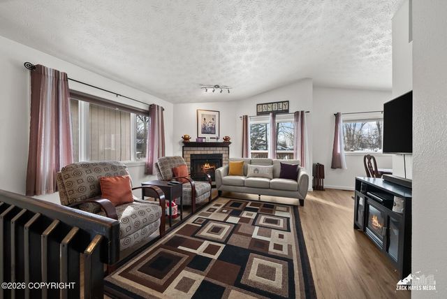 6010 Longoria Circle, Anchorage, AK 99504