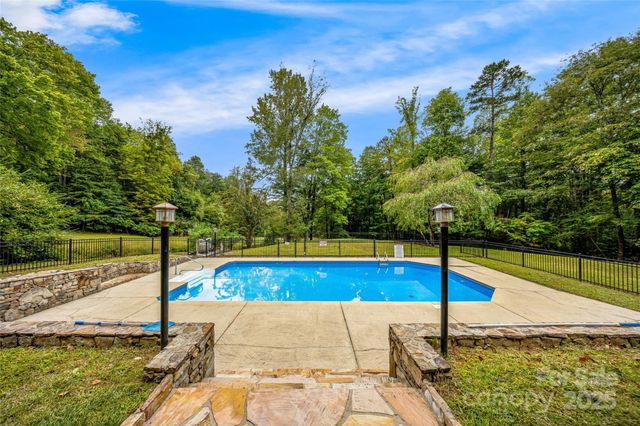 388 Hard To Find Drive, Brevard, NC 28712