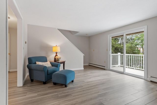 4 Sycamore Dr 4, Leominster, MA 01453