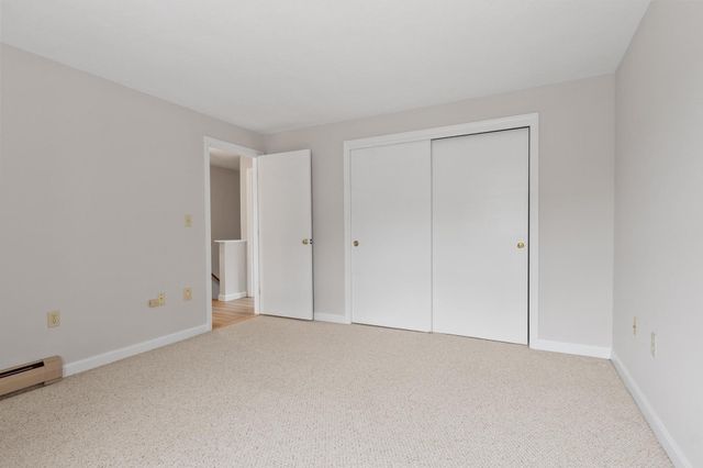 4 Sycamore Dr 4, Leominster, MA 01453