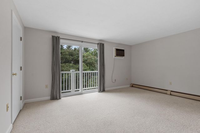 4 Sycamore Dr 4, Leominster, MA 01453