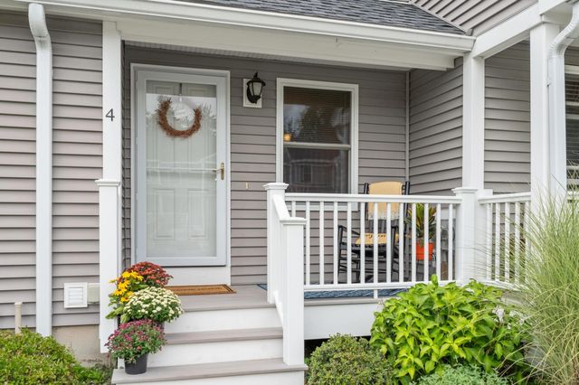 4 Sycamore Dr 4, Leominster, MA 01453