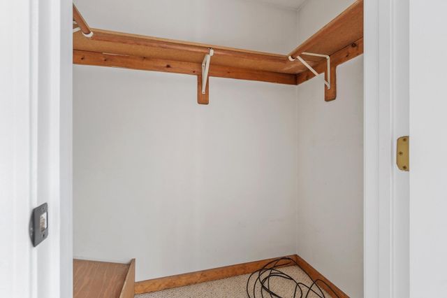 4 Sycamore Dr 4, Leominster, MA 01453