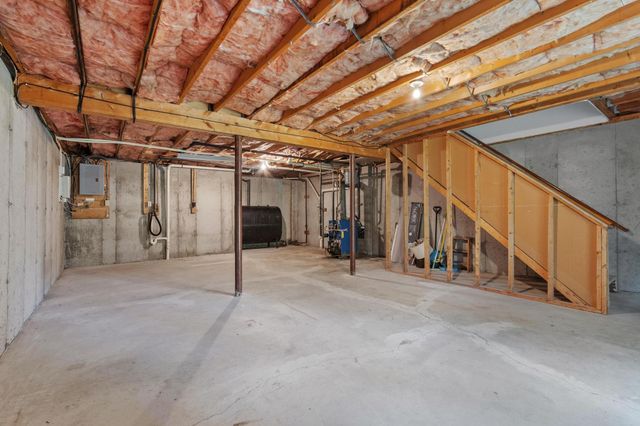 4 Sycamore Dr 4, Leominster, MA 01453