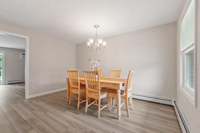 4 Sycamore Dr 4, Leominster, MA 01453