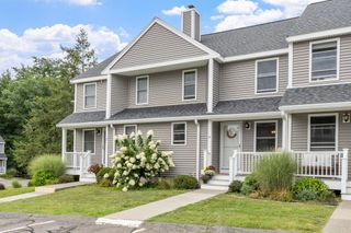 4 Sycamore Dr 4, Leominster, MA 01453